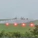 Stuhia ‘Babbet’/ Avioni del nga pista gjatë uljes në aeroport në Britani