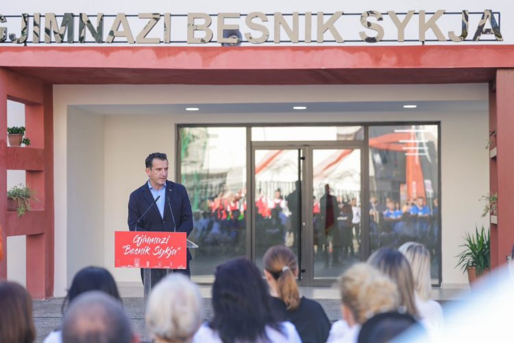 Përurohet gjimnazi “Besnik Sykja”, Veliaj: Fëmijët do të shkojnë në shkolla të standardeve europiane