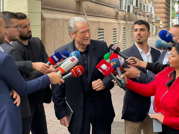 Kërkesa e Grupit të PS për përjashtimin e 7 deputetëve të opozitës, Berisha: Do marrë përgjigjen e merituar