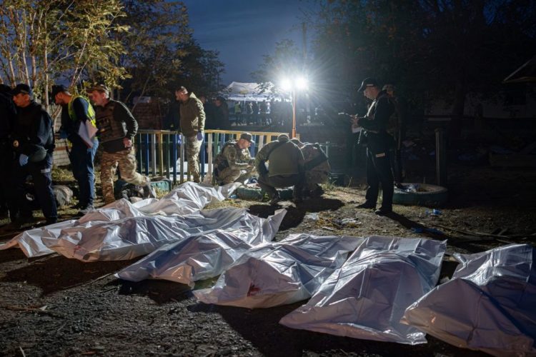 Varrimi i ushtarakut ukrainas kthehet në tragjedi, 51 të vrarë