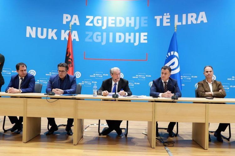“Betejë në çdo skaj të vendit”, zbardhet debati në Këshillin Kombëtar të PD, Berisha: Protesta deri në grevë urie