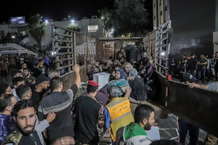 “Goditëm një mur pranë kishës në Gaza”, Izraeli reagon pas sulmit ajror që vrau 17 persona
