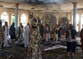Afganistan, humbin jetën 17 persona pas një shpërthimi në një xhami