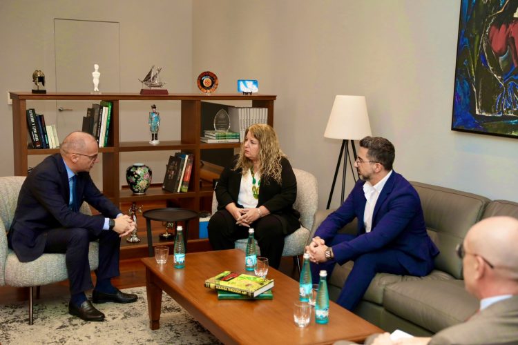 Ministri i Jashtëm takon ambasadoren e Izraelit në Tiranë: Dënojmë fuqimisht sulmet e Hamasit