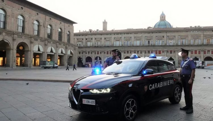 Babai e çon në Itali dhe e braktis, 15-vjeçari kërkon ndihmë në polici me “google translate”: Më tha s’kam para