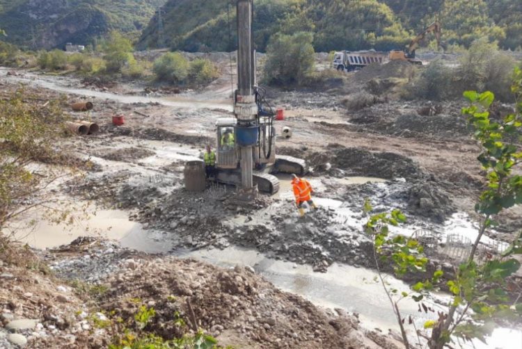 Korridori 8/ Rama: Kanë nisur punimet për zgjerimin e rrugës Elbasan-Qafë Thanë