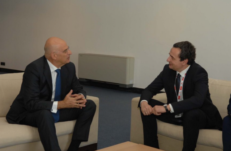 Kurti takon ministrin grek të Mbrojtjes: Diskutuam për sulmin në Banjskë dhe patrullimin e kufirit verior