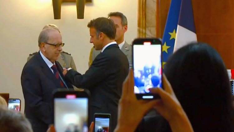 Macron dekoron Kadaren me gradën “Oficeri i Madh i Legjionit të Nderit” (VIDEO)