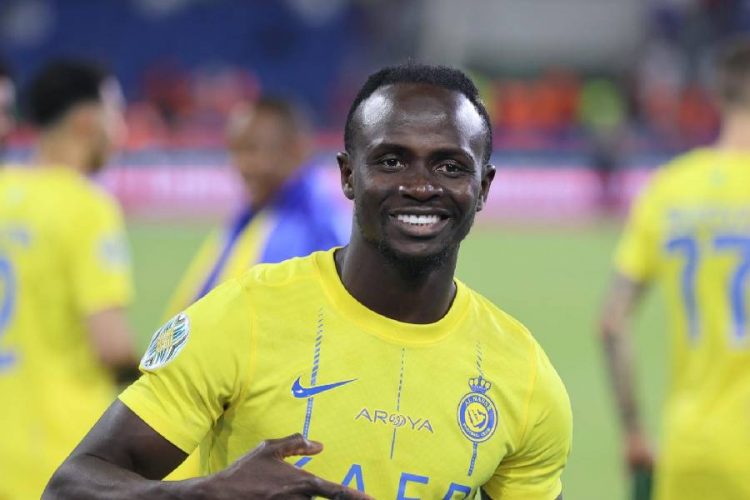 Sadio Mane blen klub futbolli në Francë