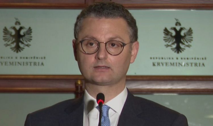 Qeveria miraton projektbuxhetin 2024, Mete: Parashikon rritjen e pagës mesatare në 900 € në muaj