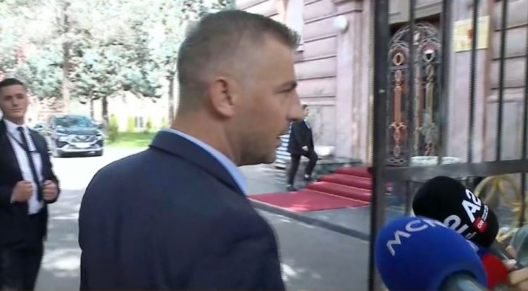 U përplas fizikisht me deputetin e PS në Kuvend, reagon për herë të parë Bledion Nallbati