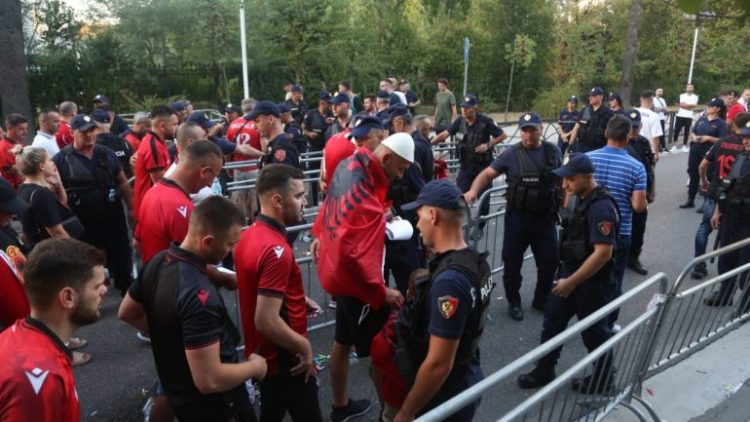 400 Euro për bileta për ndeshjen me Çekinë, procedohen penalisht 4 persona