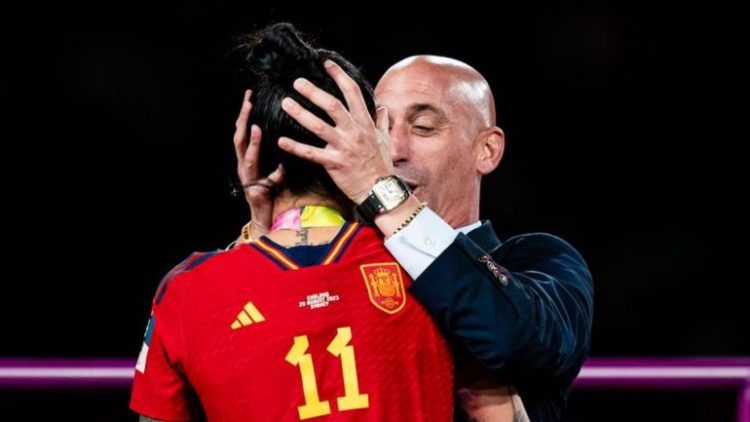Puthi një nga lojtaret, FIFA merr vendimin drastik për presidentin e Federatës së Futbollit të Spanjës