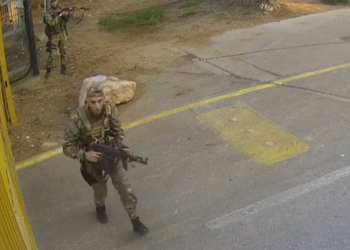 Sulmet e Hamasit ndaj Izraelit, gjenden mbi 100 trupa të pajetë në Kibuc Be’eri