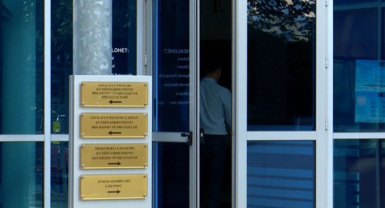 Rryshfet për të liruar makinën e bllokuar, SPAK çon në gjyq 5 persona