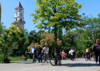 Maratona e Tiranës/ Policia Bashkiake: Nëse keni parkuar automjetet në këto rrugë, duhet t’i hiqni