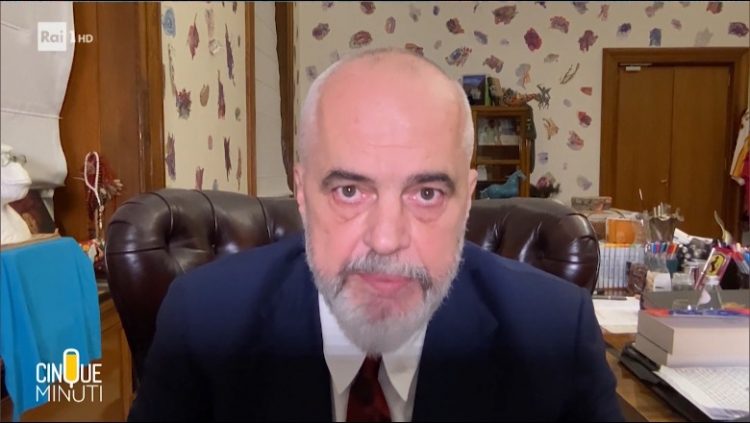 Emigrantët do të vendosen në Shëngjin, Rama: Po i japim një dorë Italisë