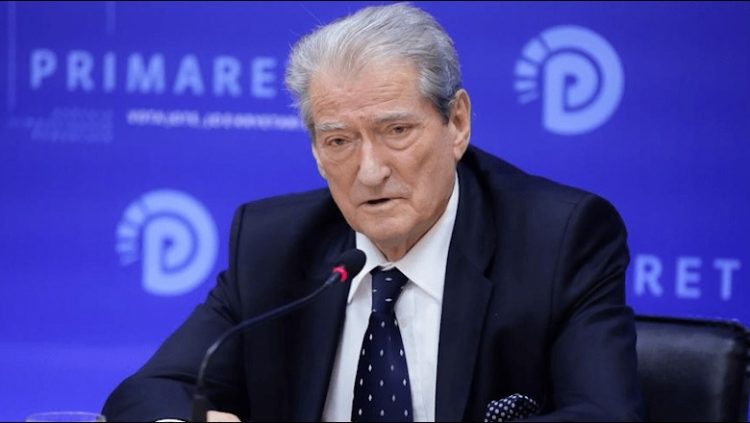 GJKKO i dërgon vendimin me postë në shtëpi, në seli dhe në Kuvend, Berisha e kthen me këtë shënim 
