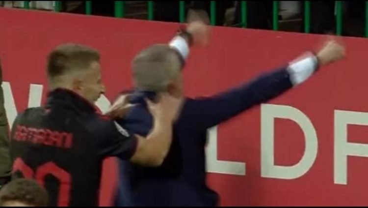 VIDEO/ Festa e ‘çmendur’ e Kombëtares, Sylvinho i përqafon të gjithë dhe ndan gëzimin me tifozët