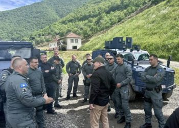 Policët u ngritën në protestë, ministri Sveçla: Efektivët këtë vit morën 2,200 euro në muaj