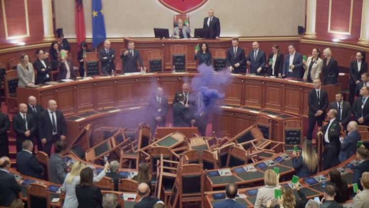 Bllokimi i aktiviteteve parlamentare nga opozita, anulohet mbledhja e Këshillit të Integrimit