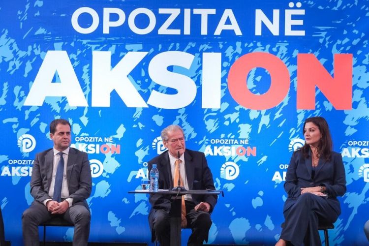 “Opozita në aksion”, Berisha nis turin e takimeve me qytetarët: S’ka paqe në Parlament pa zbatim të Kushtetutës