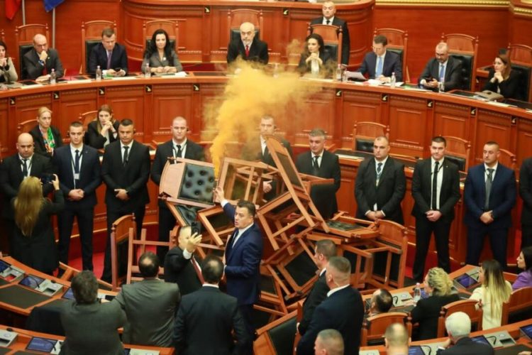 Kaosi në Kuvend, delegacioni i BE-së: Parlamenti, shtyllë qendrore e procesit të anëtarësimit