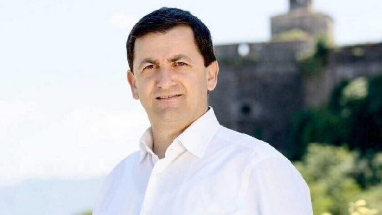 Vajza e Vangjel Tavos humb jetën në aksident, ish-ministri: Fjalët më të vështira që shkruaj në jetën time…