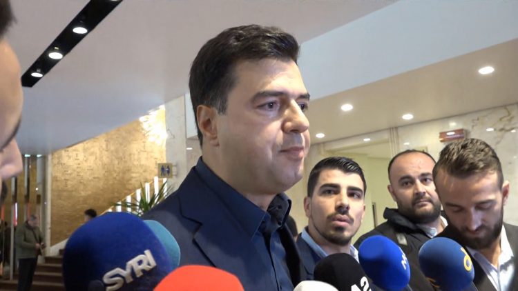 Pse nuk protestoni në Parlament me opozitën? Basha: Seancat janë asgjësuar nga pazari Rama-Berisha 
