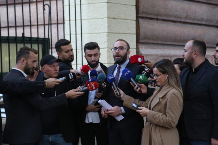 Bashën apo Berishën, kë do ftojnë aleatët për bashkimin e opozitës? Bardhi: Platforma i prezantohet grupit të PD