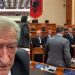 “Struku, por s’të mbrojnë dot këta ty!”, Berisha në Facebook: Rama po më ndjek live