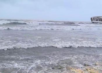 Stabilizohet situata në Portin e Durrësit, rifillon veprimtaria portuale pas stuhisë