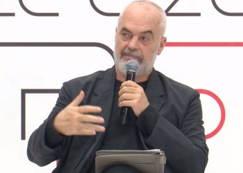 PS mbledh në Fier Asamblenë e Zgjeruar/ Rama: Kemi ekonominë më rezistente në rajon