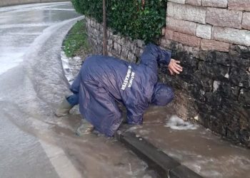 Moti i keq/ Bashkia e Lezhës njofton banorët: Priten reshje të dendura shiu dhe përmbytje