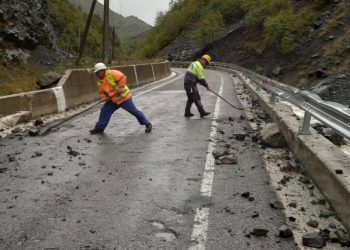 Stuhia “Ciaran”, Peleshi: Reshjet vijojnë, por situata paraqitet normale