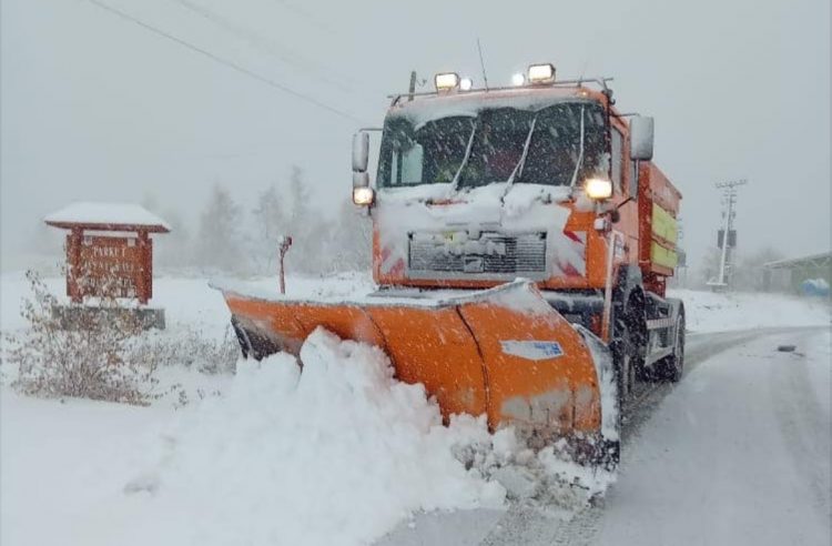 Nisin reshjet e dëborës në disa qytete të vendit, ARRSH njofton mbi situatën e akseve rrugore