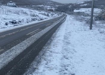 Reshjet e dëborës përfshijnë Dibrën, problematik segmenti nga Cereni për në Kalanë e Dodës