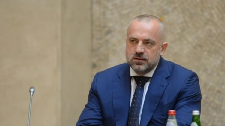 Bosnja nuk ka nisur hetimet për pretendimet se Radojçiç ka siguruar armë nga Tuzlla