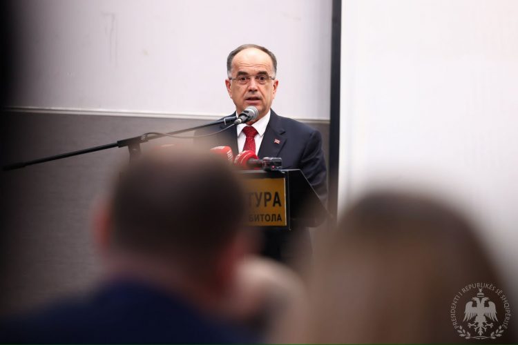 Begaj në 115-vjetorin e Ditës së Alfabetit: Gjuha shqipe të pasurohet