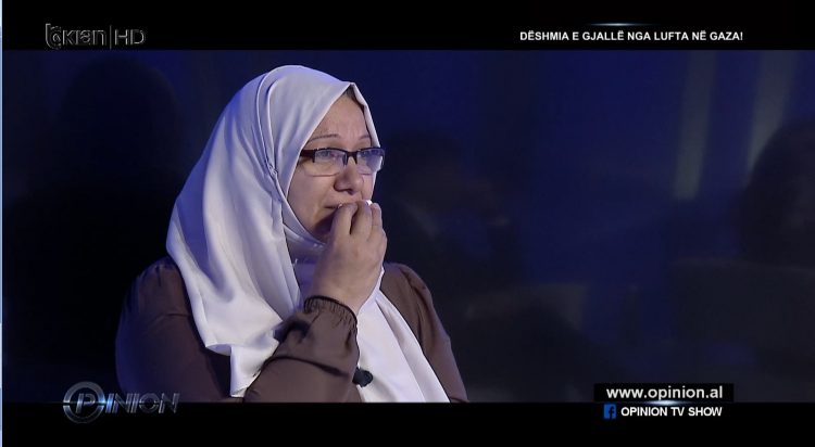 U kthye në Shqipëri me fëmijët pas bombardimeve izrealite, Amal Naim: Vëllai dhe bashkëshorti nuk e kaluan kufirin e Gazës