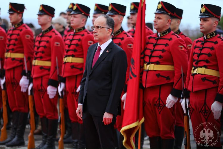 29 Nëntori/ Begaj: Nderim përjetë atyre që me guximin dhe sakrificën sublime na dhuruan lirinë