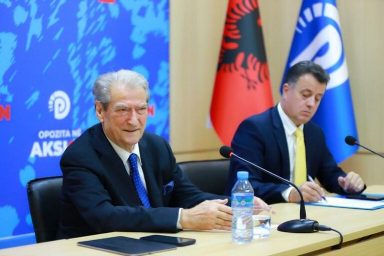 “Sirenat e luftës së egër kundër PD bien në katër anët”,-Berisha: Opozita në Parlament, dekor pa funksione 