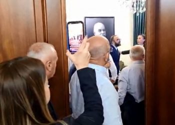 Opozita bllokoi deputetët e PS-së, Komisioni i Ekonomisë do mblidhet online