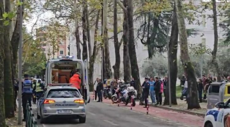 Detaje nga aksidenti në Tiranë/ Makina përplasi fillimisht vajzën, një mjek rastisi në vendngjarje