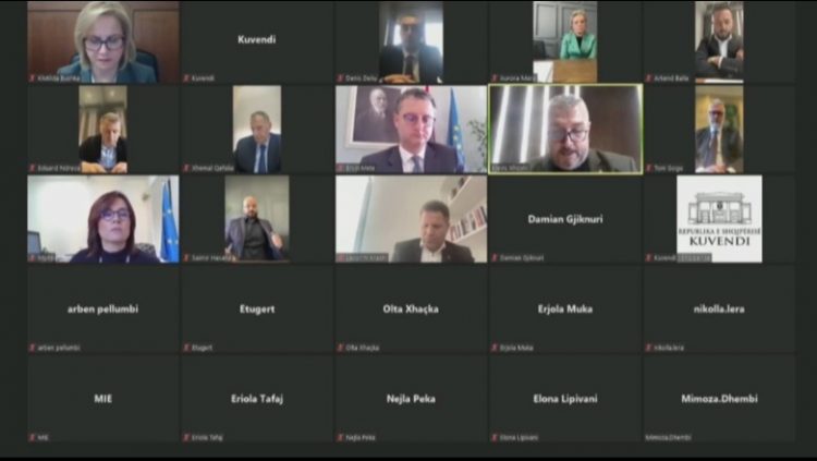 Pas kaosit, komisioni i ligjeve dhe i shëndetësisë kalon online