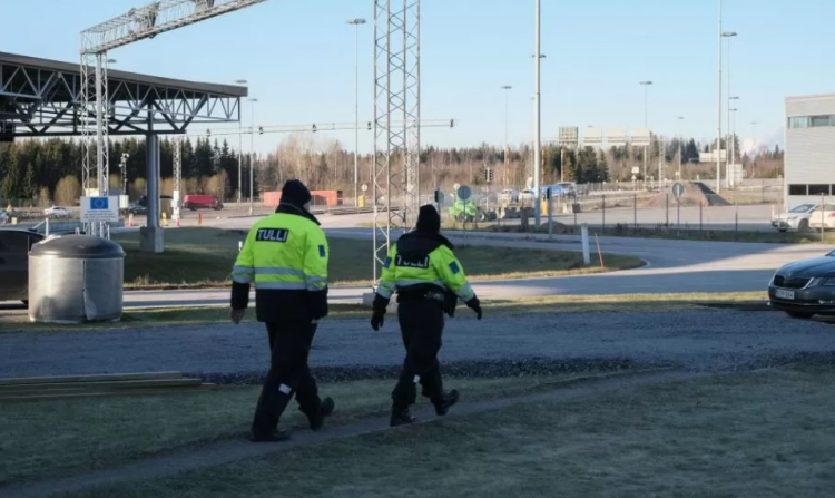 Finlanda mbyll katër pika kalimi në kufirin me Rusinë 