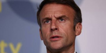Macron: Europa ka nevojë për një model të qëndrueshëm të marrëdhënieve me Rusinë