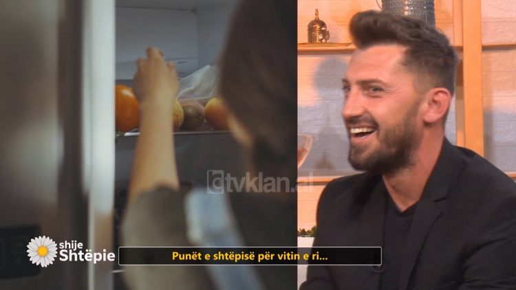 “Ka mikrobe të rrezikshme”, detaji që s’duhet të harroni kur pastroni frigoriferin