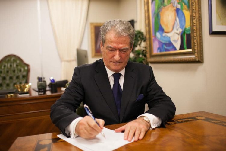Vendimi për heqjen e imunitetit, reagon Sali Berisha