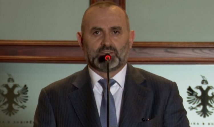 “Beleri”/ Manja i përgjigjet akuzave të Berishës: Nuk e marr seriozisht, është jashtë realitetit